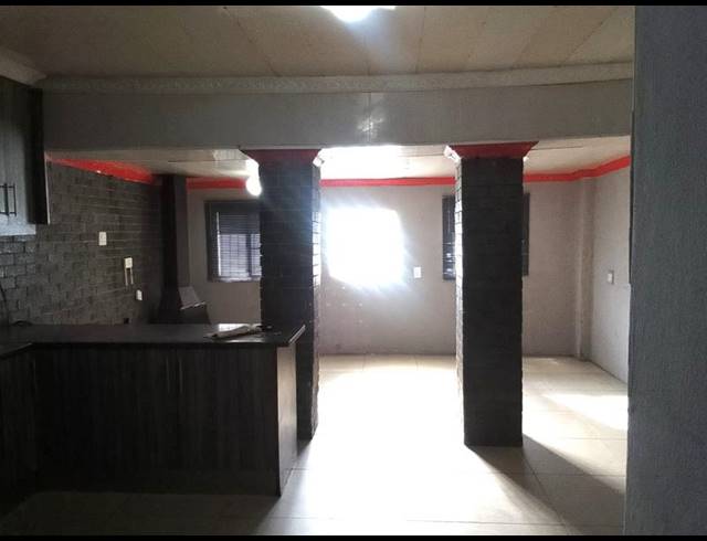 2 BEDROOM HOUSE FOR SALE IN THE HAGUE